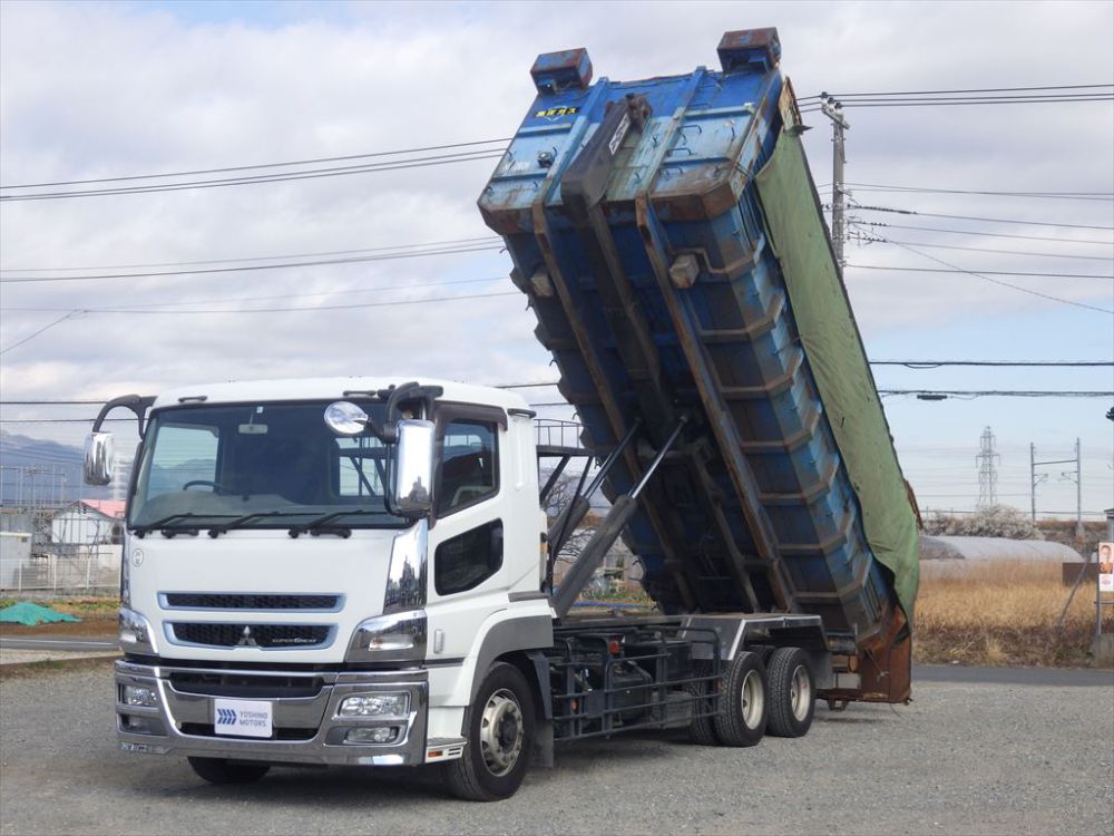 43572