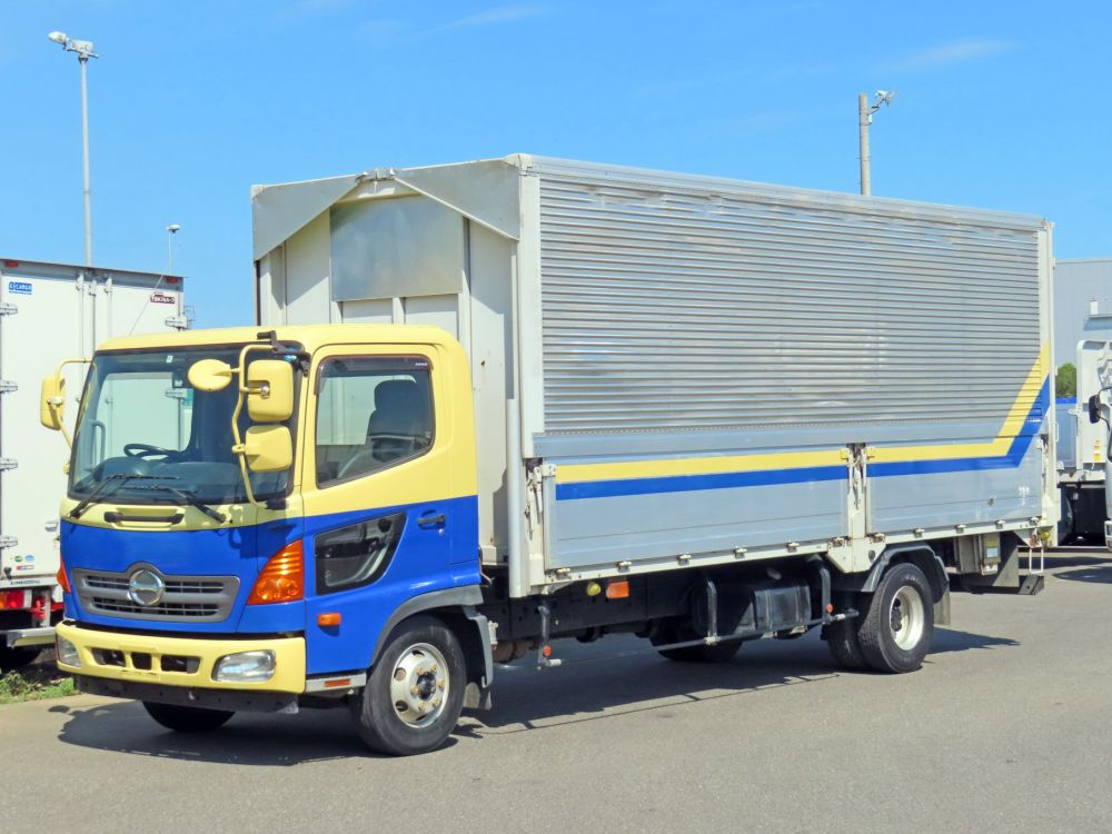 R100557