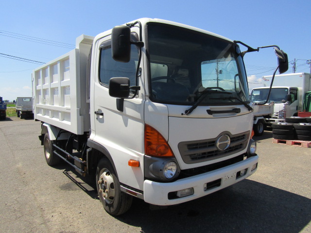 D944