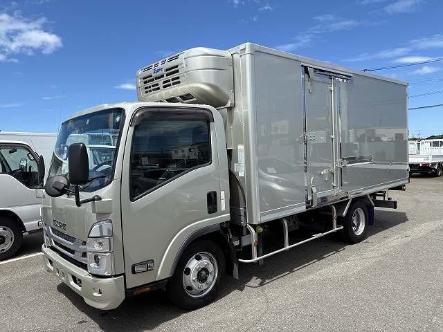 7640