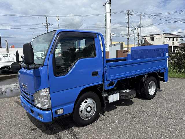 7672