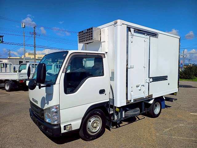 7679